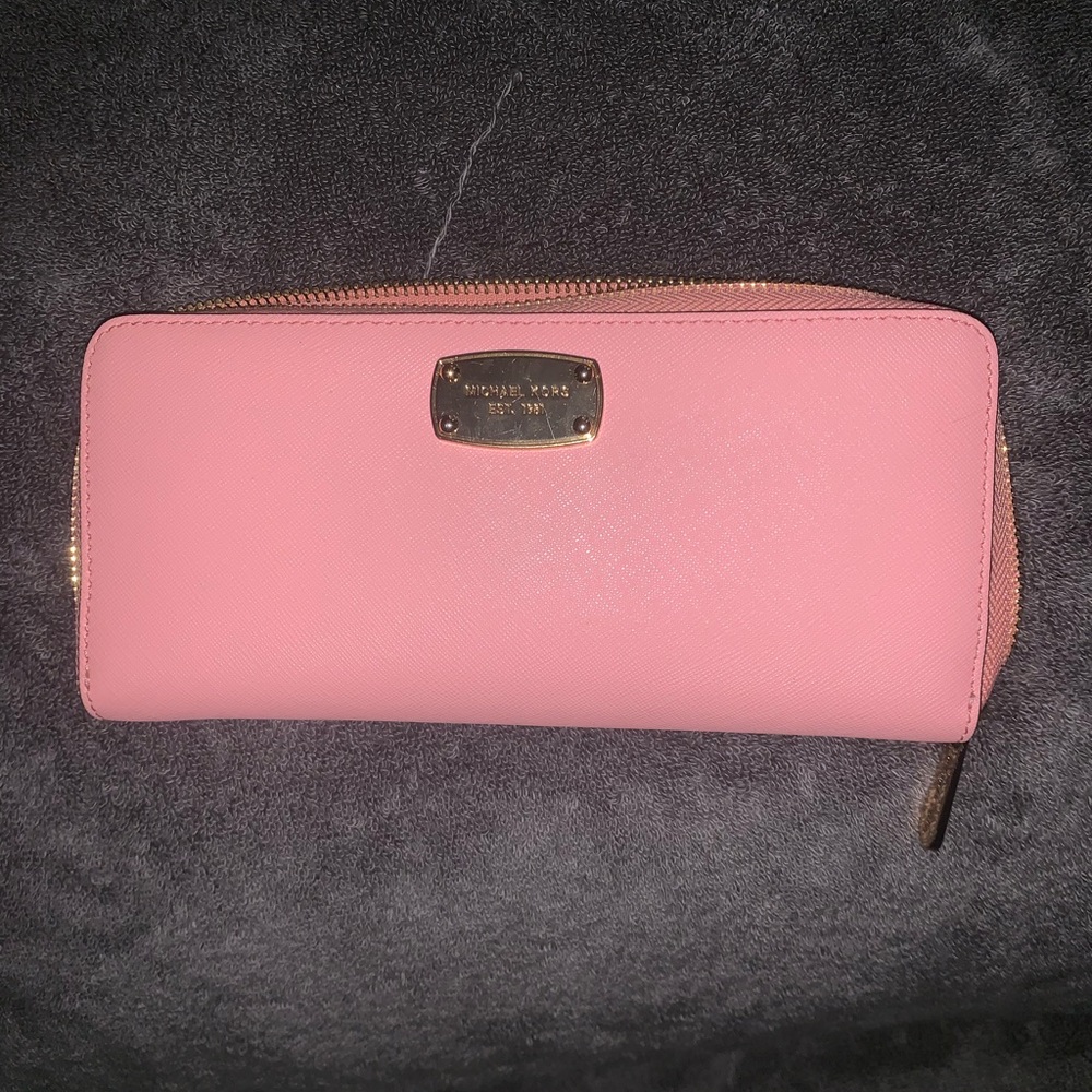 Michael kora jet set large travel flat wallet